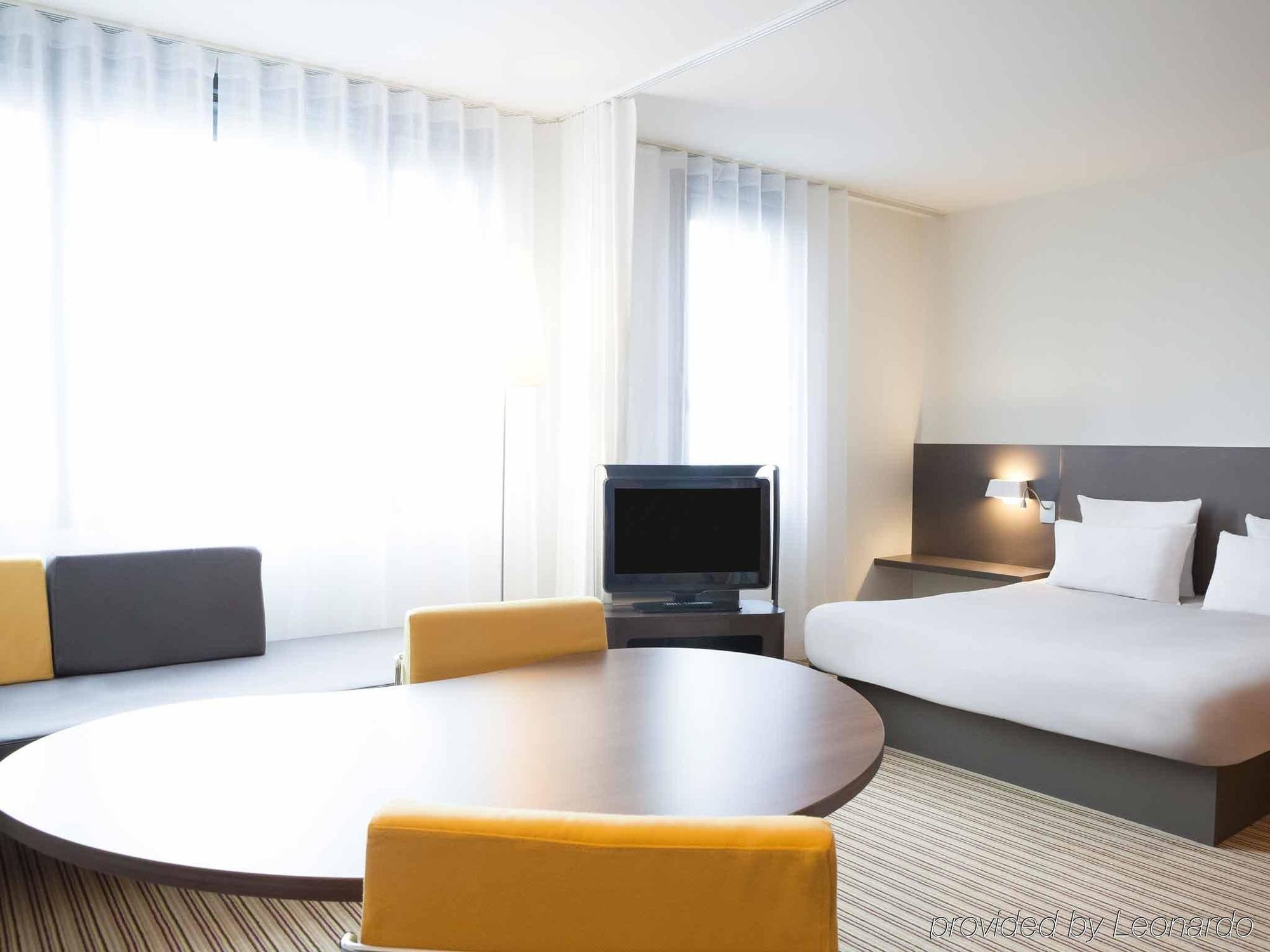 โนโวเทล สวีท ปารีส รูย มาลแมซง Hotel เรย-มัลเมซง ภายนอก รูปภาพ
